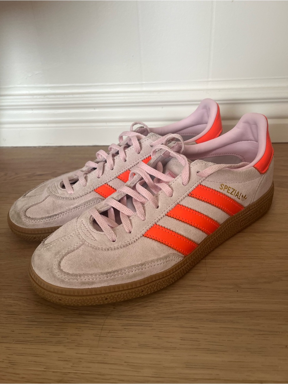 Adidas Spezial Shoes - Picture 3 of 6